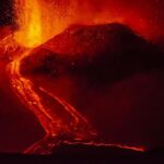 etna-yanardagi-yeniden-harekete-gecti-sicilyada-lav-ve-kul-alarmi-3-iap1wJXW.jpg