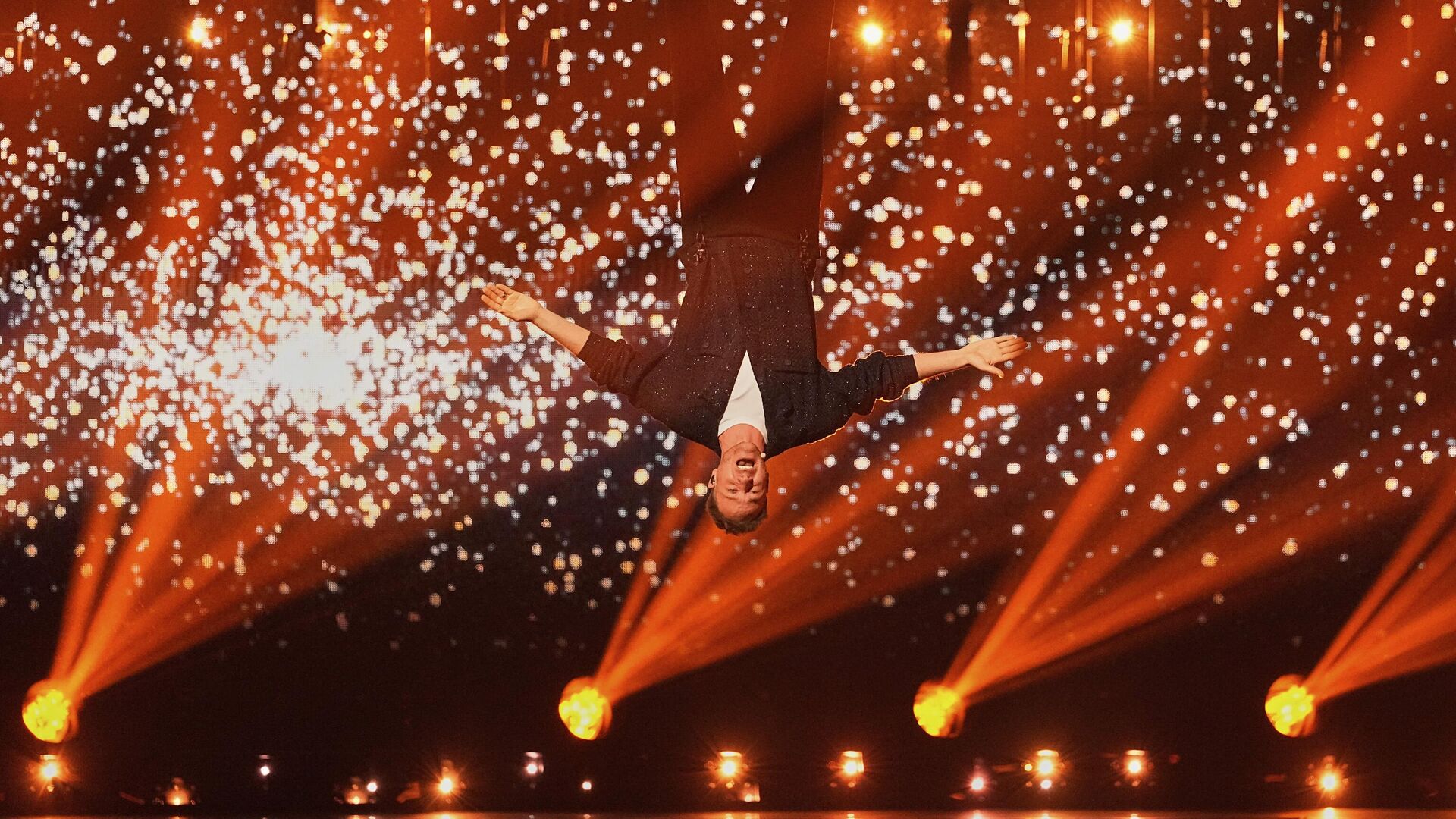 Eurovision’un ilk yarı finalinde İsrail’e tepki: Filistin bayrakları açıldı
