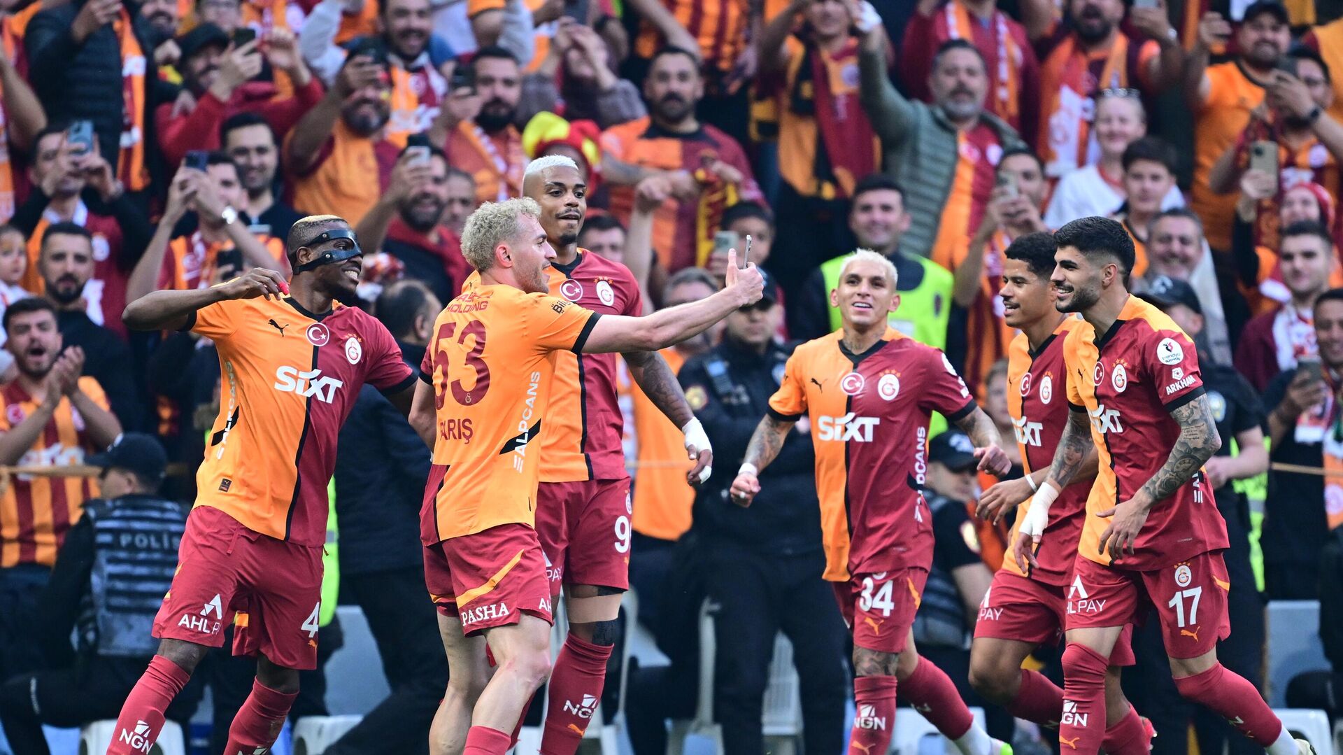 Galatasaray 25. kez şampiyon: Sarı kırmızılı takım formasına 5. yıldızı ekledi