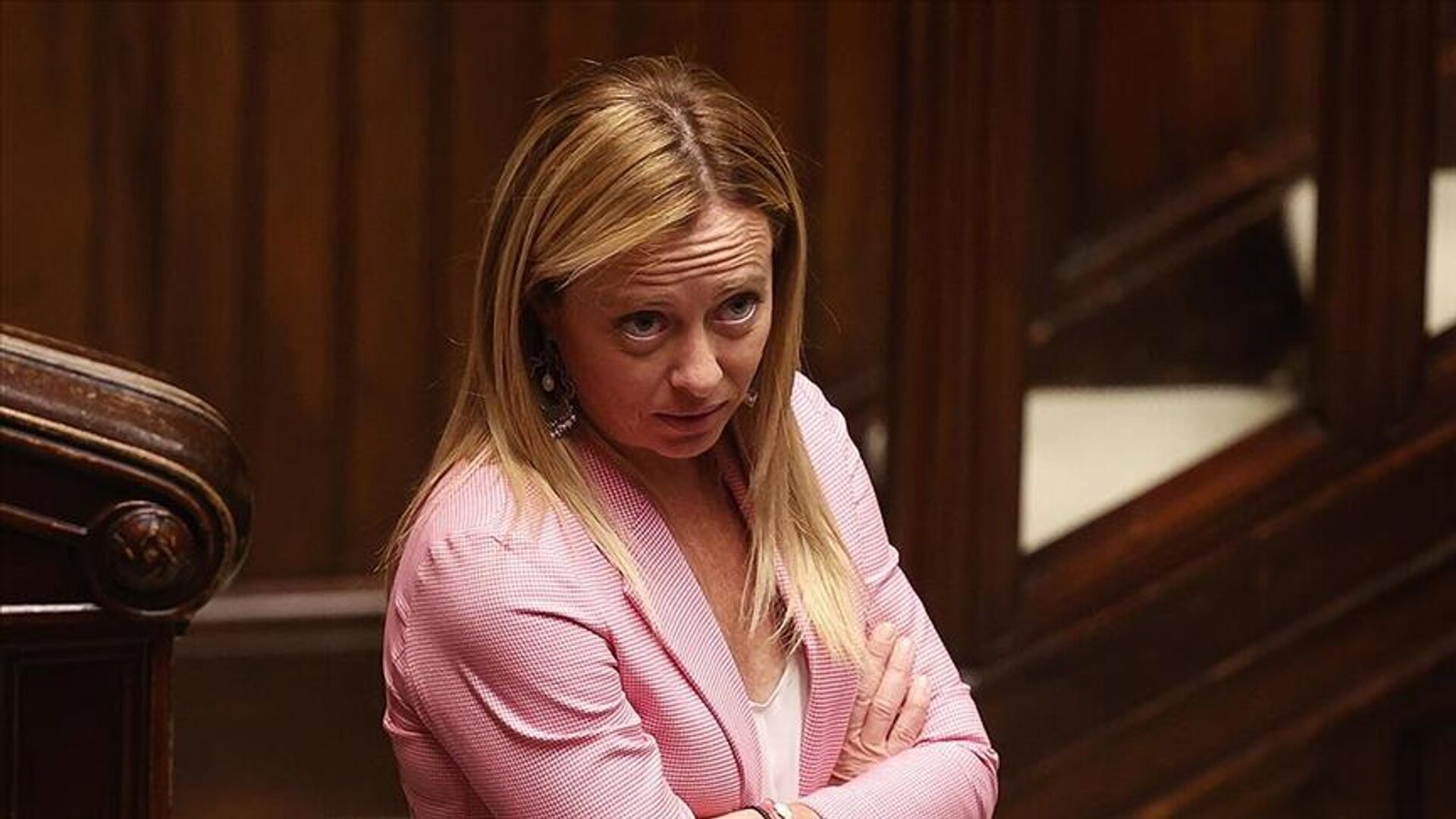 İtalyan Senatosu’nda Meloni – Renzi arasında tartışma çıktı: ‘İstifa edecek misin?’