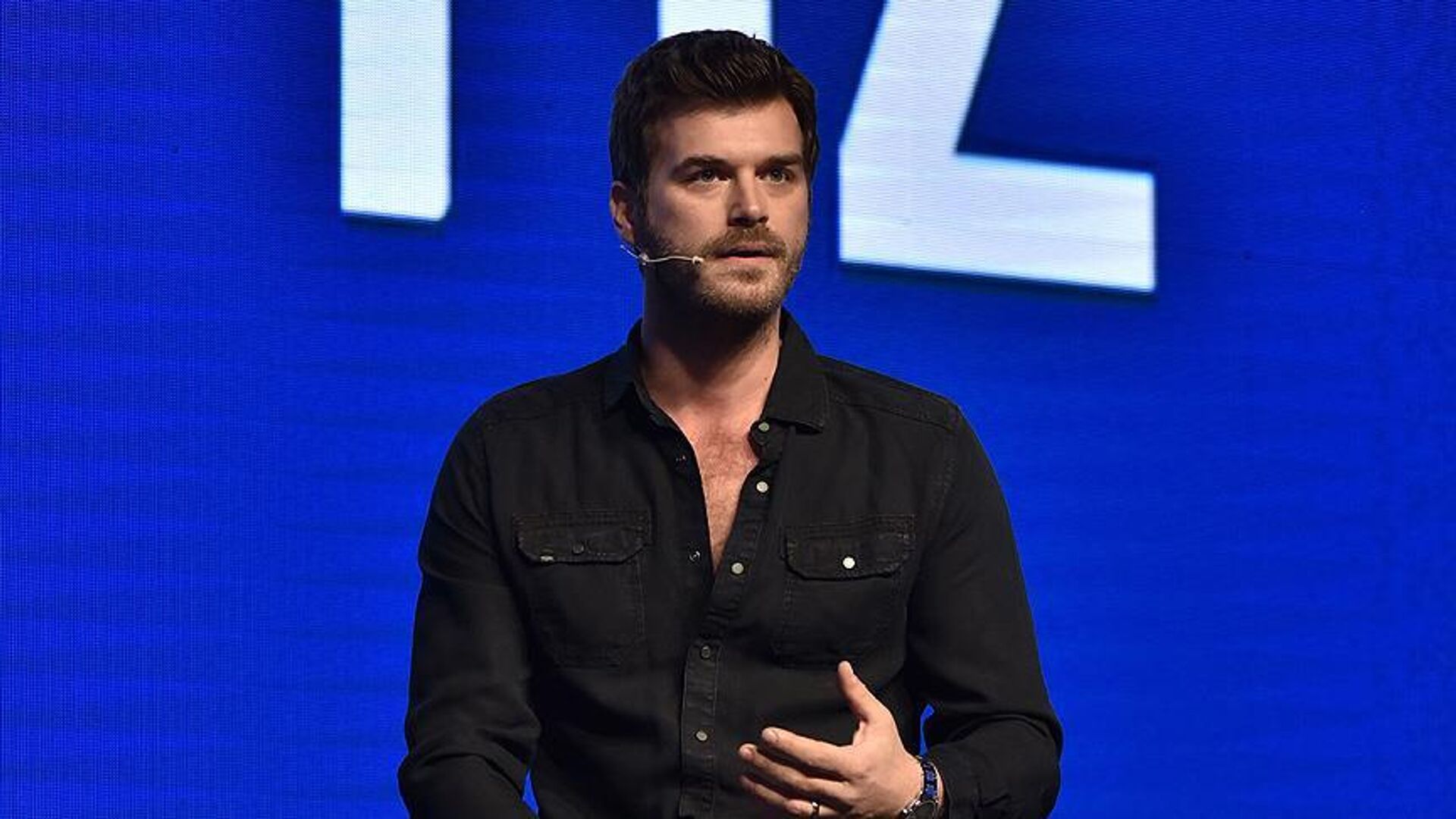Kıvanç Tatlıtuğ, yıllardır mücadele ettiği hastalığı ilk kez açıkladı