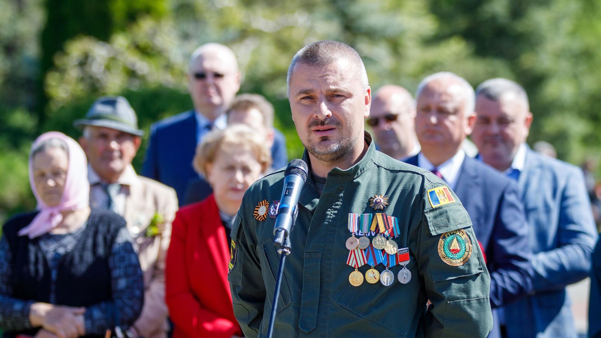 Moldova’da Aziz George kurdelesi takan yaşlılar para cezasına çarptırılıyor