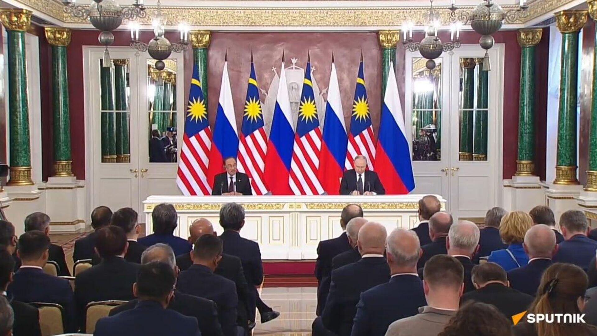 Putin, Malezya Başbakanı İbrahim ile görüştü