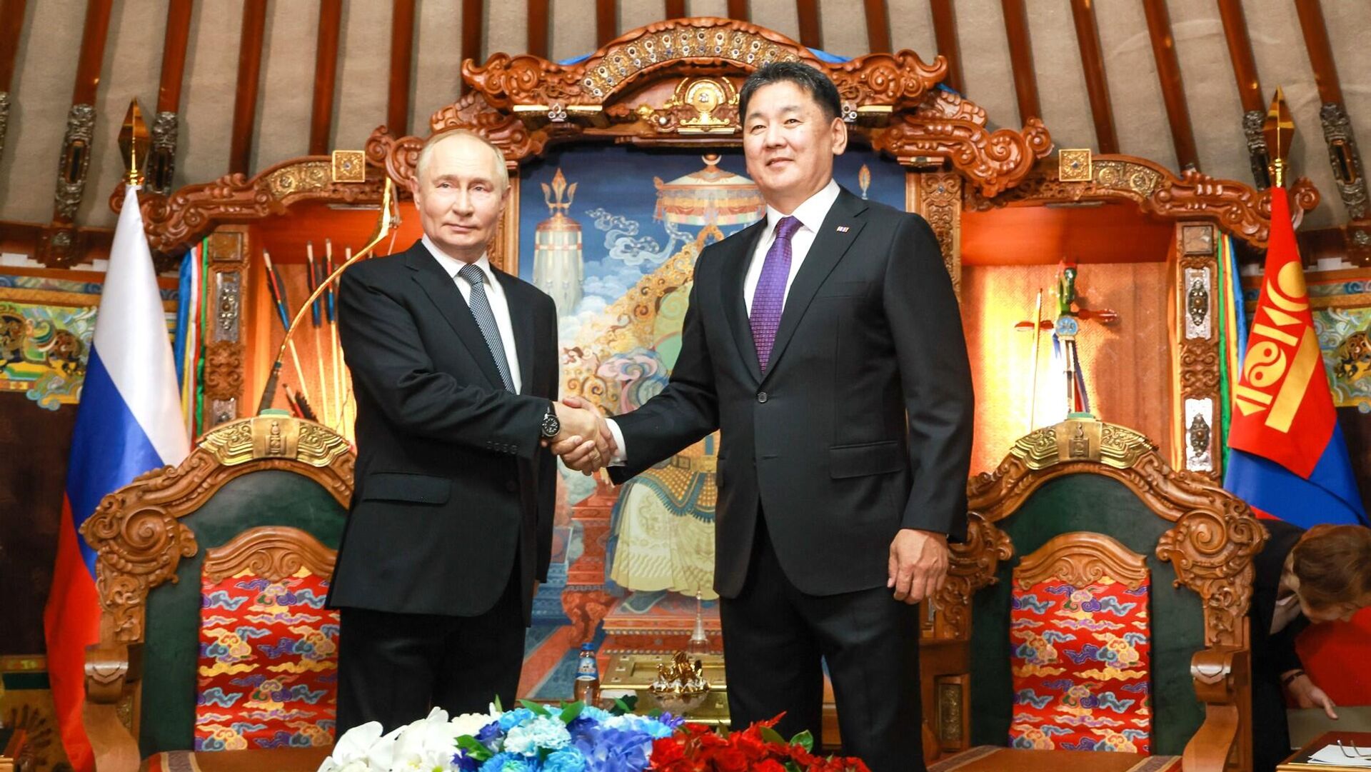 Putin Moğolistan Devlet Başkanı Khurelsukh ile görüştü
