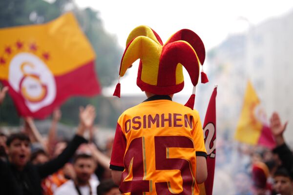 Şampiyon Galatasaray, Boğaz’da zafer turu attı: Yenikapı’da kutlama coşkusu başladı