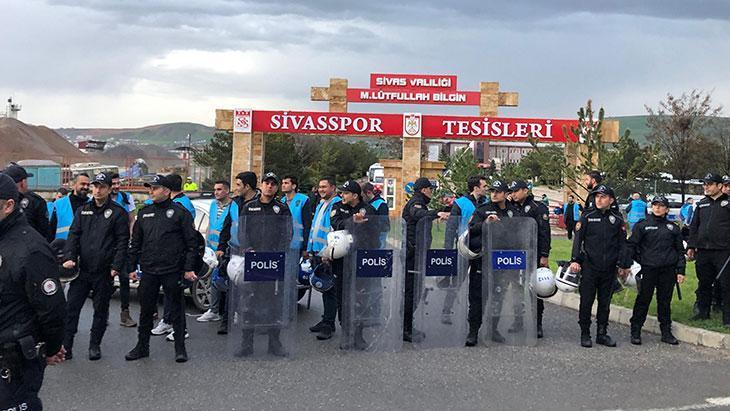 Sivasspor’a taraftarlardan tesislerde protesto şoku!