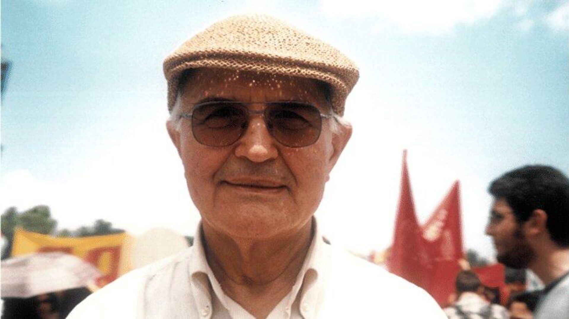 Sosyalist hareketin önde gelen isimlerinden eski TİP milletvekili Yusuf Ziya Bahadanlı hayatını kaybetti