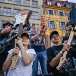 wroclawda-binlerce-gitarist-ayni-anda-hey-joe-caldi-yeni-bir-guinness-rekoru-yolda-2-FuNPkp3Y.jpg