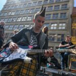 wroclawda-binlerce-gitarist-ayni-anda-hey-joe-caldi-yeni-bir-guinness-rekoru-yolda-5-e4U7rVjH.jpg