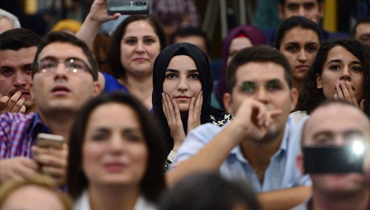 15 bin sözleşmeli öğretmen alımına ilişkin sözlü sınav giriş belgelerini yayımladı