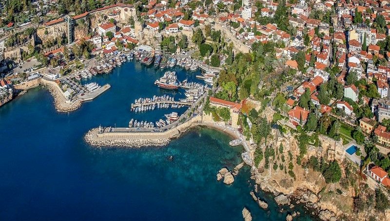 Antalya’da tarihi plajda fiyat tartışması: Bin TL giriş ücreti