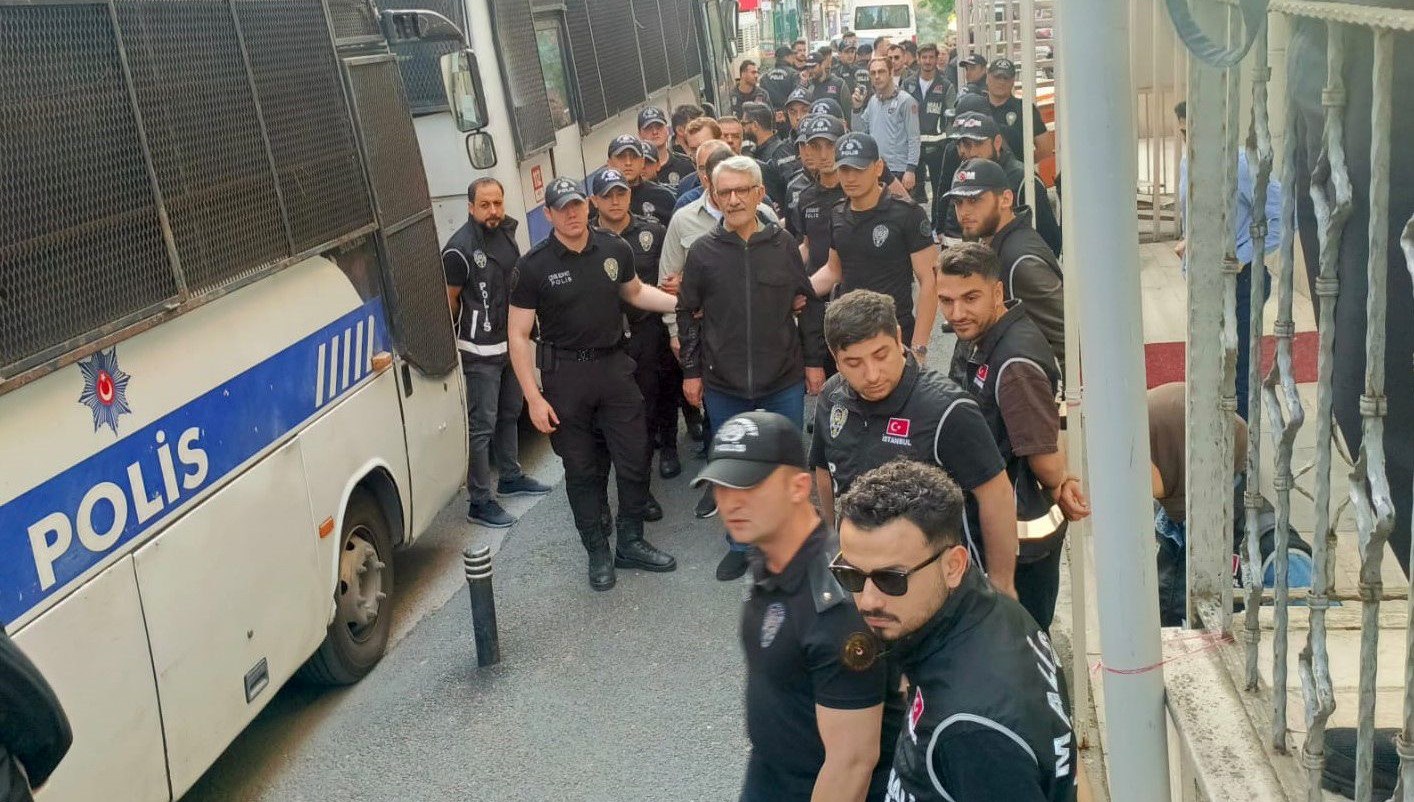 CHP’li belediyelere yolsuzluk soruşturması: 30 kişiye tutuklama talebi