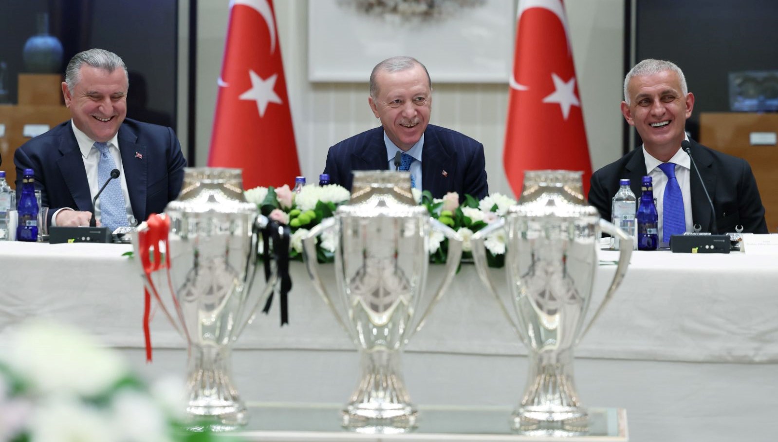 Cumhurbaşkanı Erdoğan, Süper Lig’e yükselen kulüp başkanlarını kabul etti