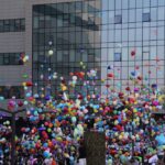 izmirde-balonlar-kanser-tedavisi-goren-cocuklar-icin-ucuruldu-7-hr5uUC7D.jpg