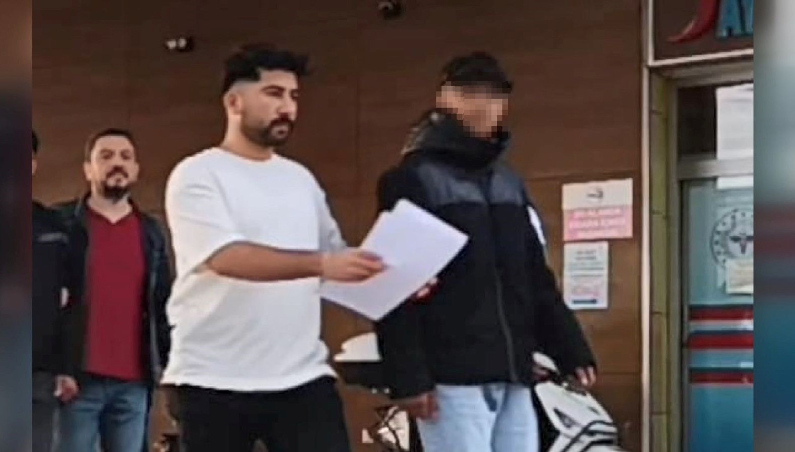 Kız meselesi nedeniyle sırtından bıçakladı