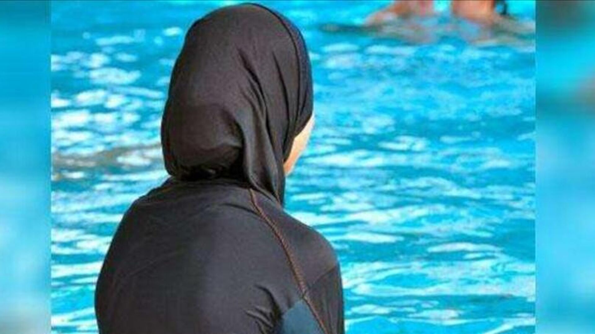 Suriye’de kadınlar için plajlarda haşema giymek zorunlu oldu: Beş yıldızlı otellerde mayo serbest kaldı