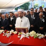 altan-oymen-son-yolculuguna-ugurlandi-5-mTLvfJNX.jpg