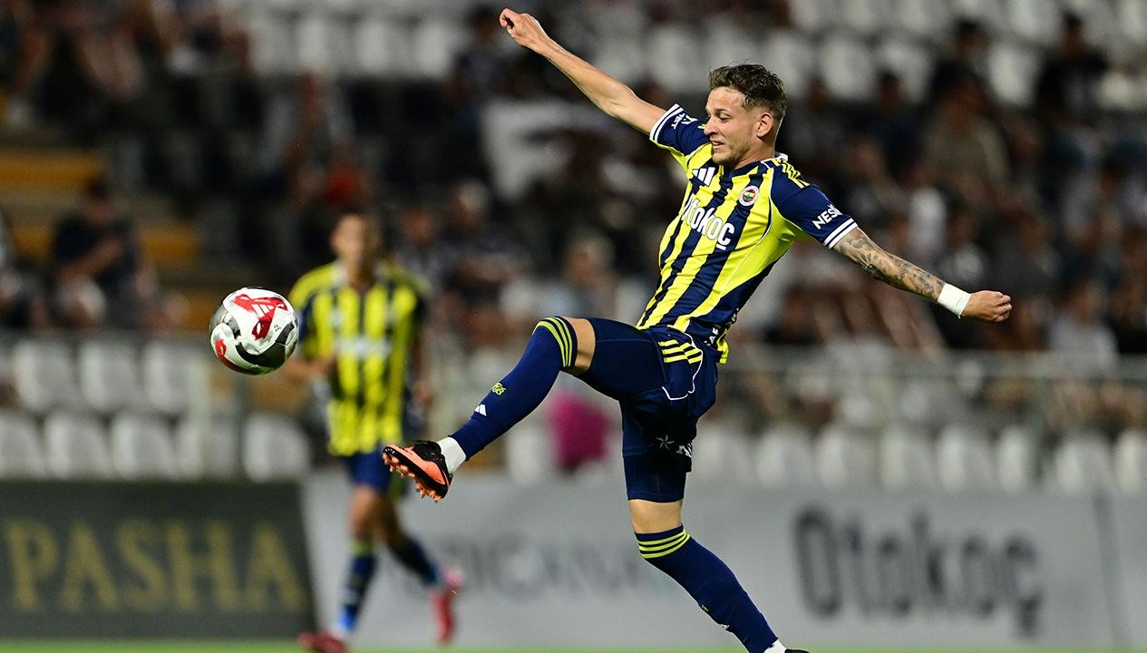 Fenerbahçe ilk hazırlık maçında 2 golle kazandı