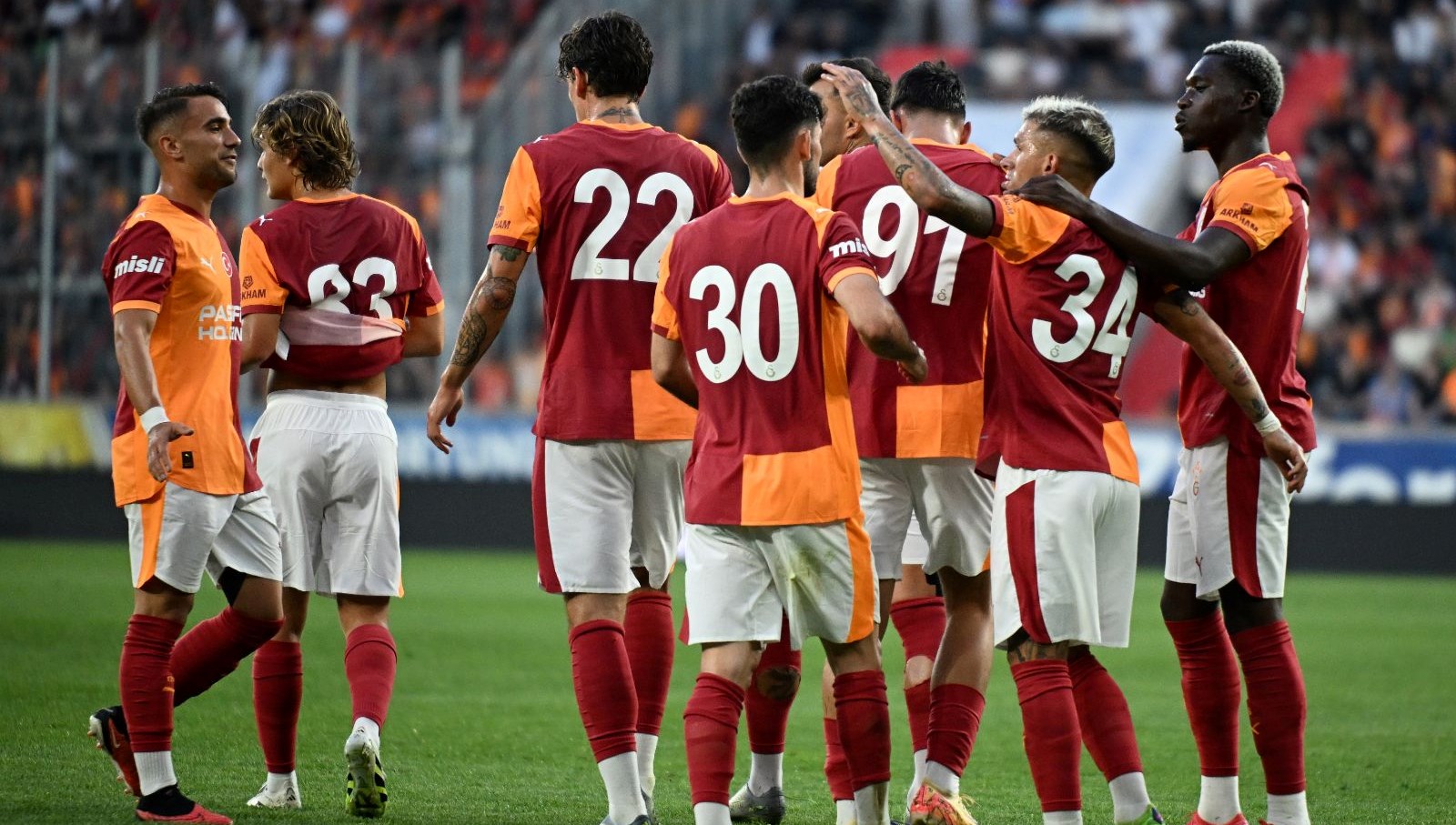 Galatasaray, yeni sezon öncesi taraftarıyla buluşuyor