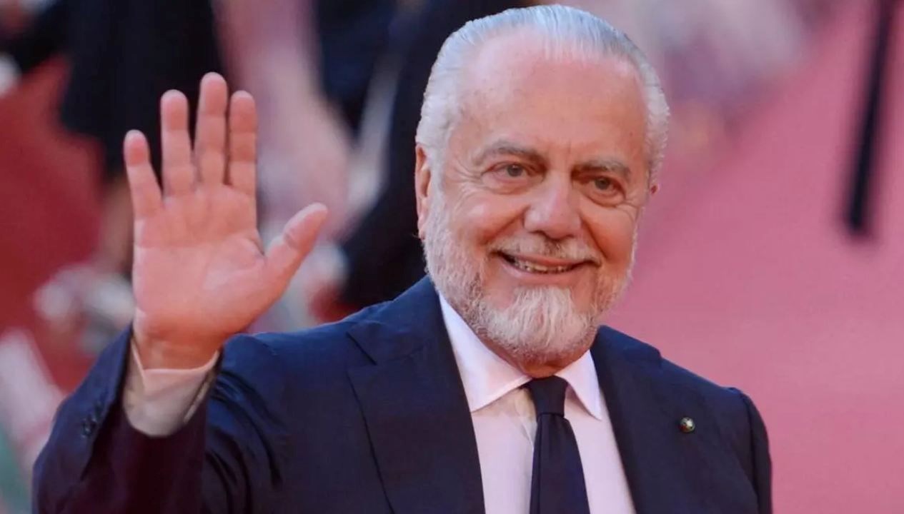 Napoli Başkanı’ndan Osimhen açıklaması: “İsteyen alır, şartları karşılayan götürür”