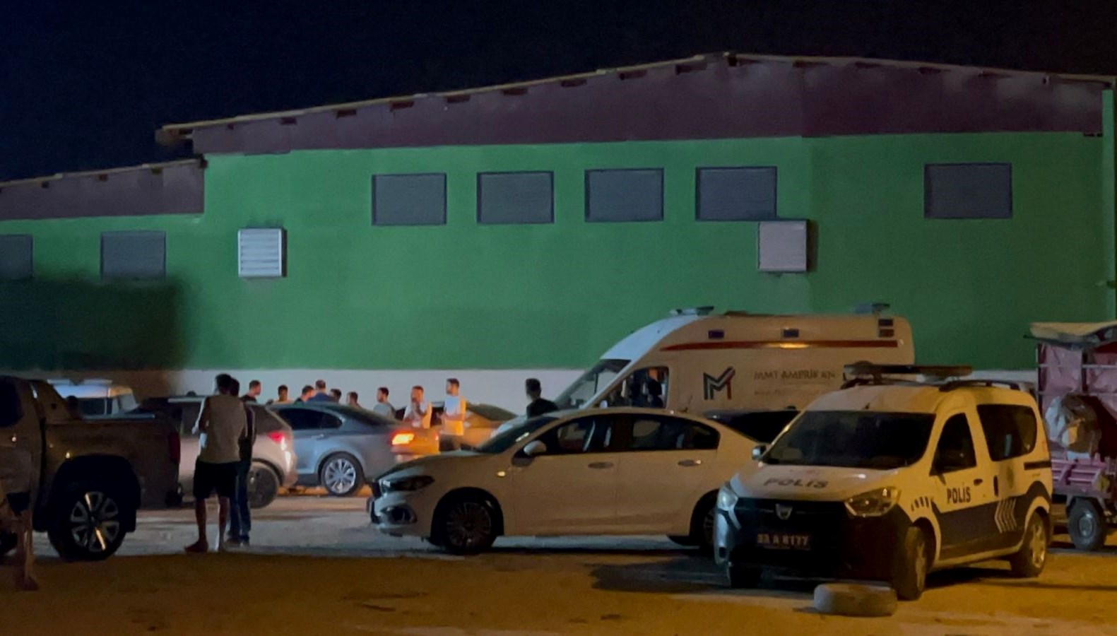 Oto yıkama dükkanına silahlı saldırı: 1 ölü