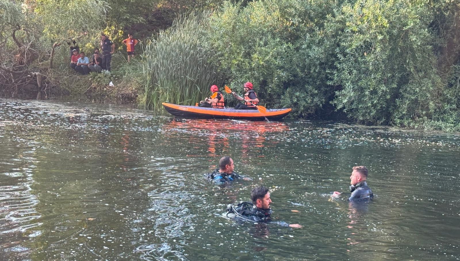 Sakarya Nehri’ne giren iki çocuk boğuldu