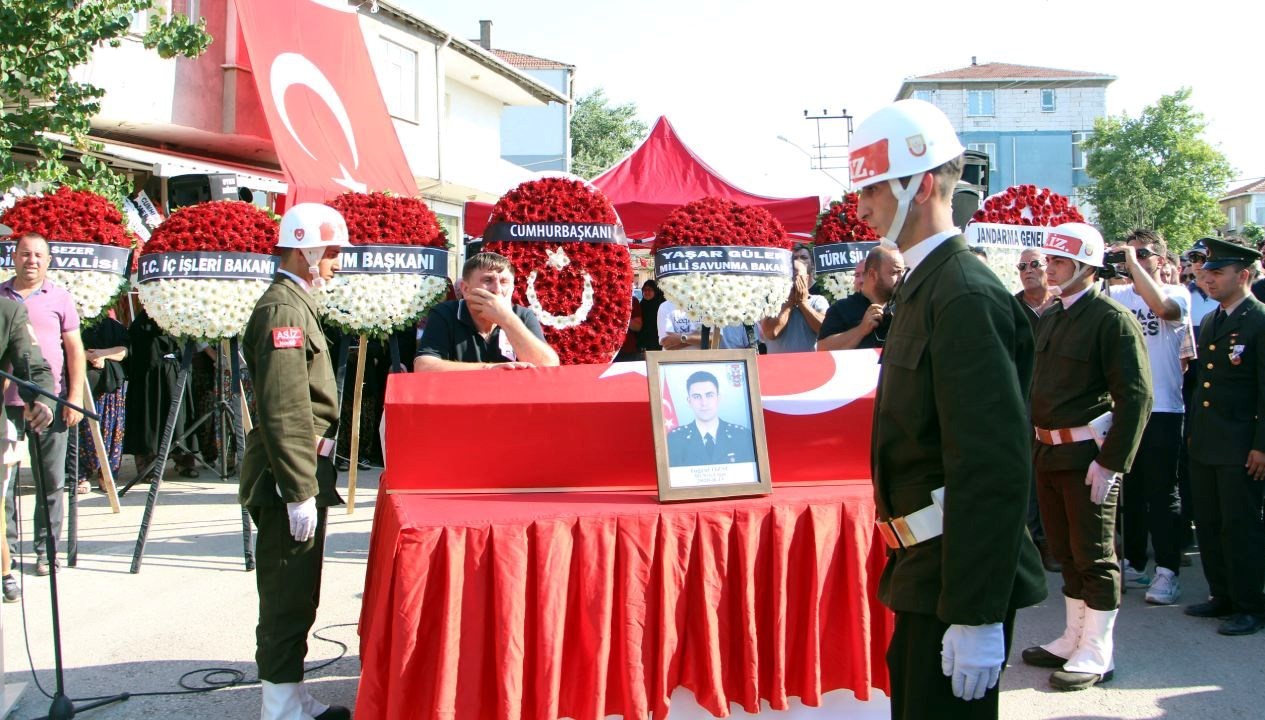 Şehit Üsteğmen Tuğrul Özsu, son yolculuğuna uğurlandı