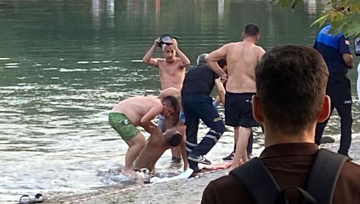 Antalya’da ırmağa giren genç boğuldu