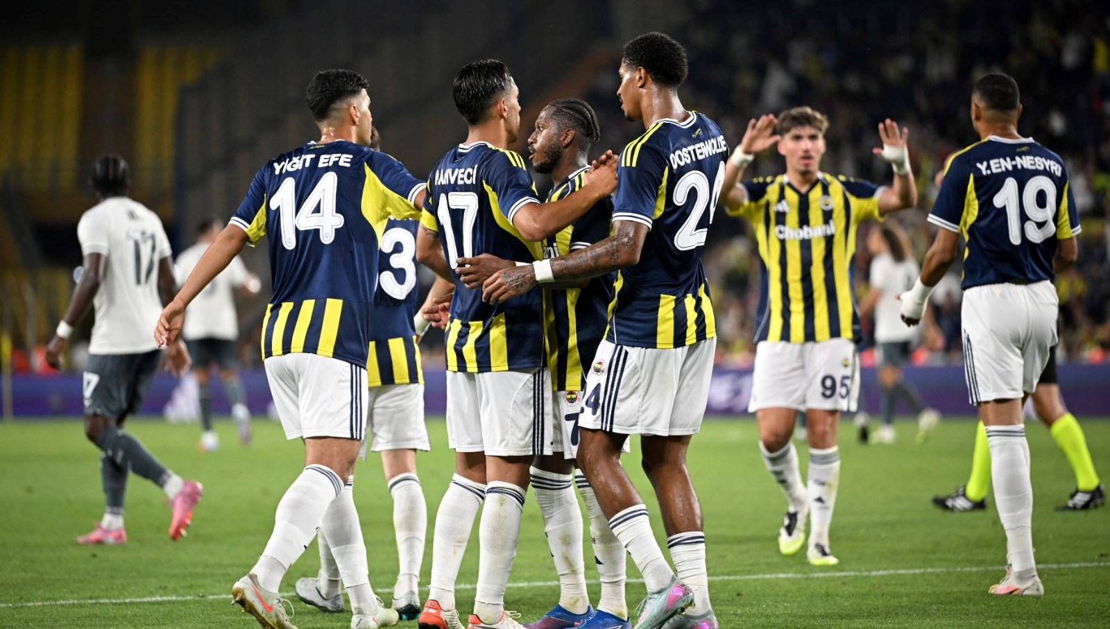 Fenerbahçe sezonun ilk maçında kritik sınavda: Feyenoord karşısında avantaj arayacak