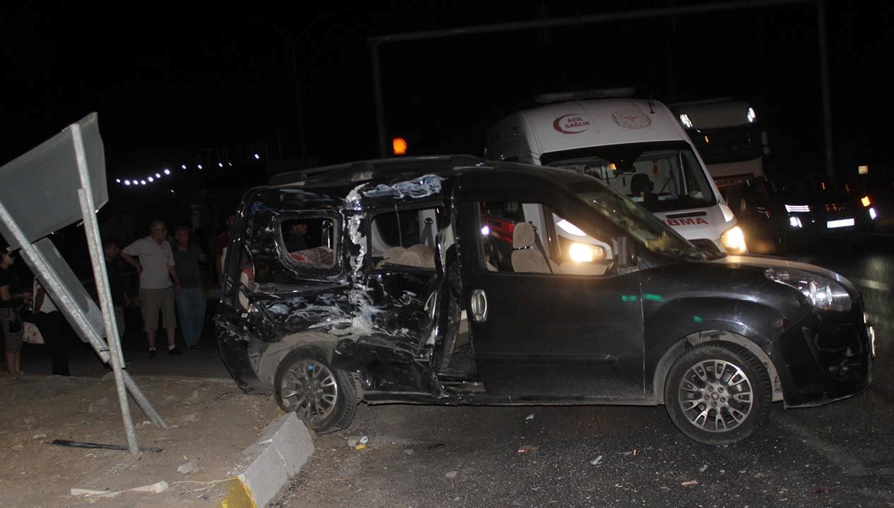 Kavşakta kamyon biçti: 1 ölü, 3’ü ağır 8 yaralı