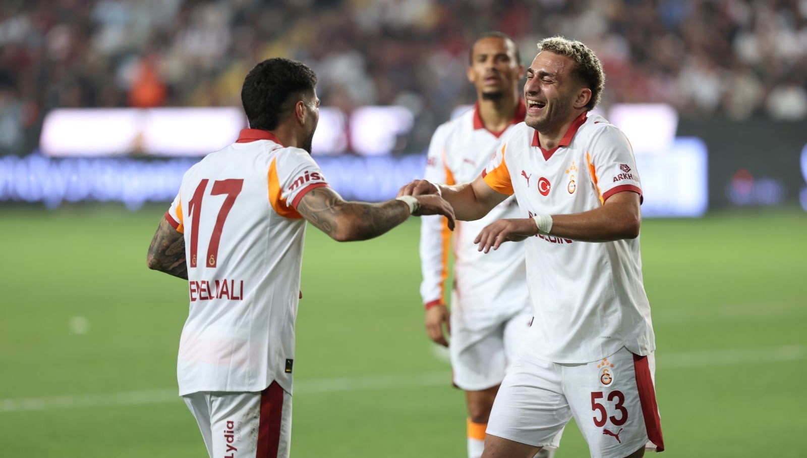 Son şampiyon Galatasaray, sezonu farklı açtı: Gaziantep FK deplasmanında 3 gollü zafer