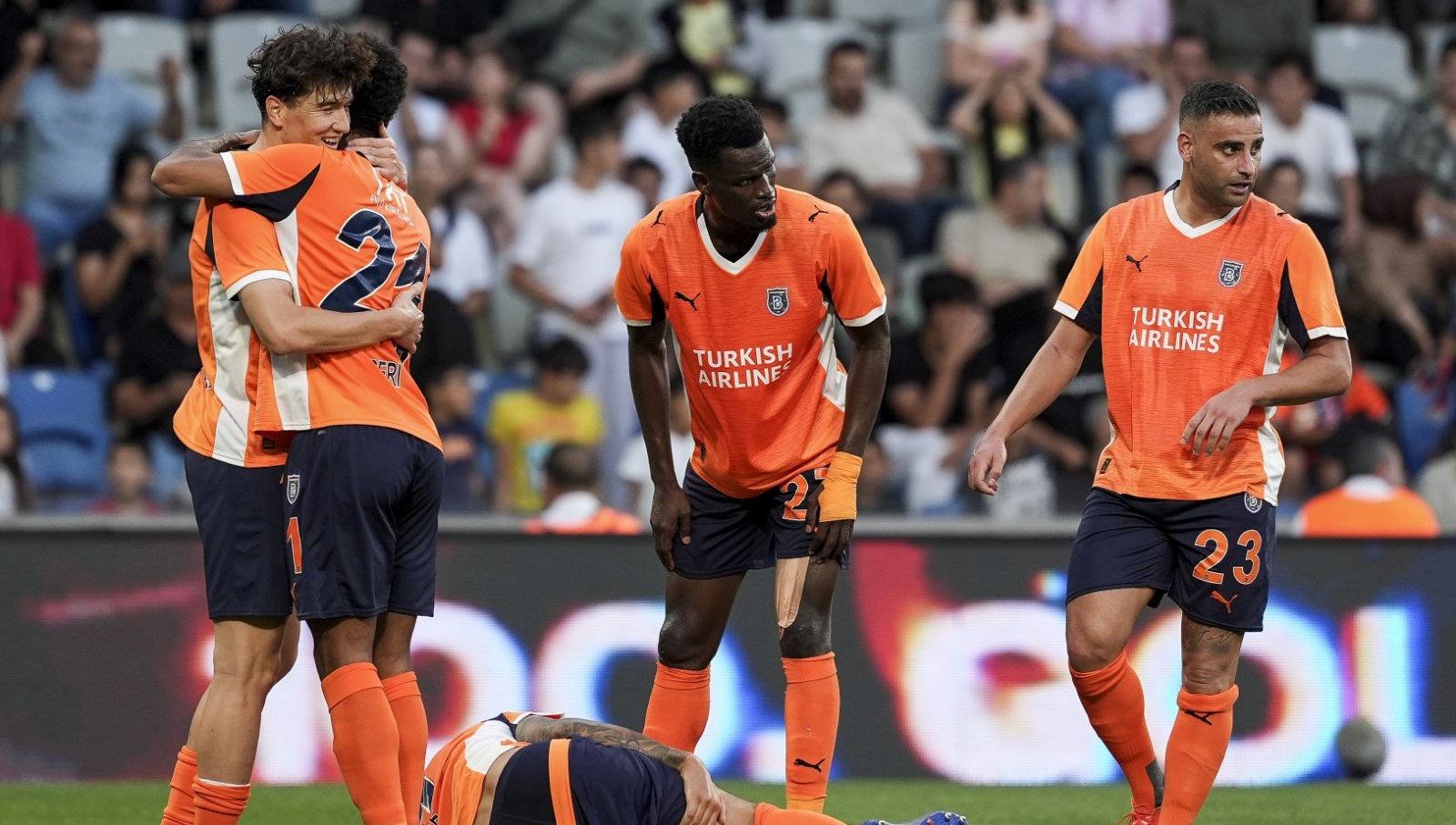 Sürprize izin vermedi: Başakşehir, Konferans Ligi play-off turunda!