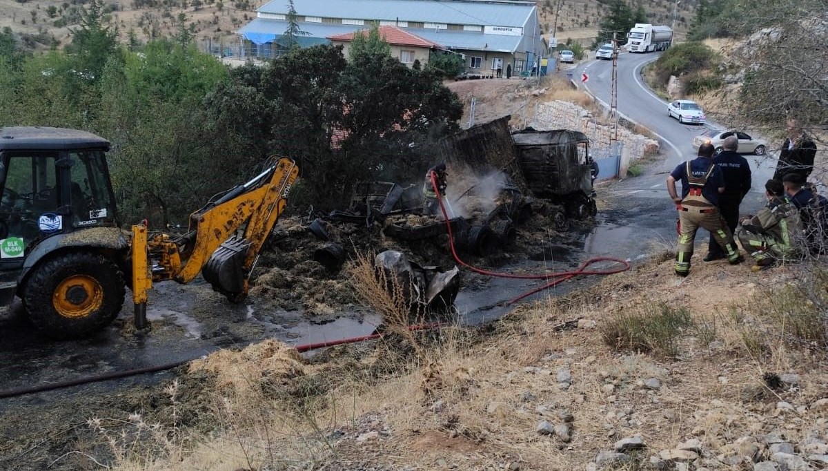 Aynı tırda peş peşe yangın: İtfaiye binası götürülerek söndürüldü