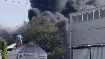 İzmir’de lastik tamircisinde yangın