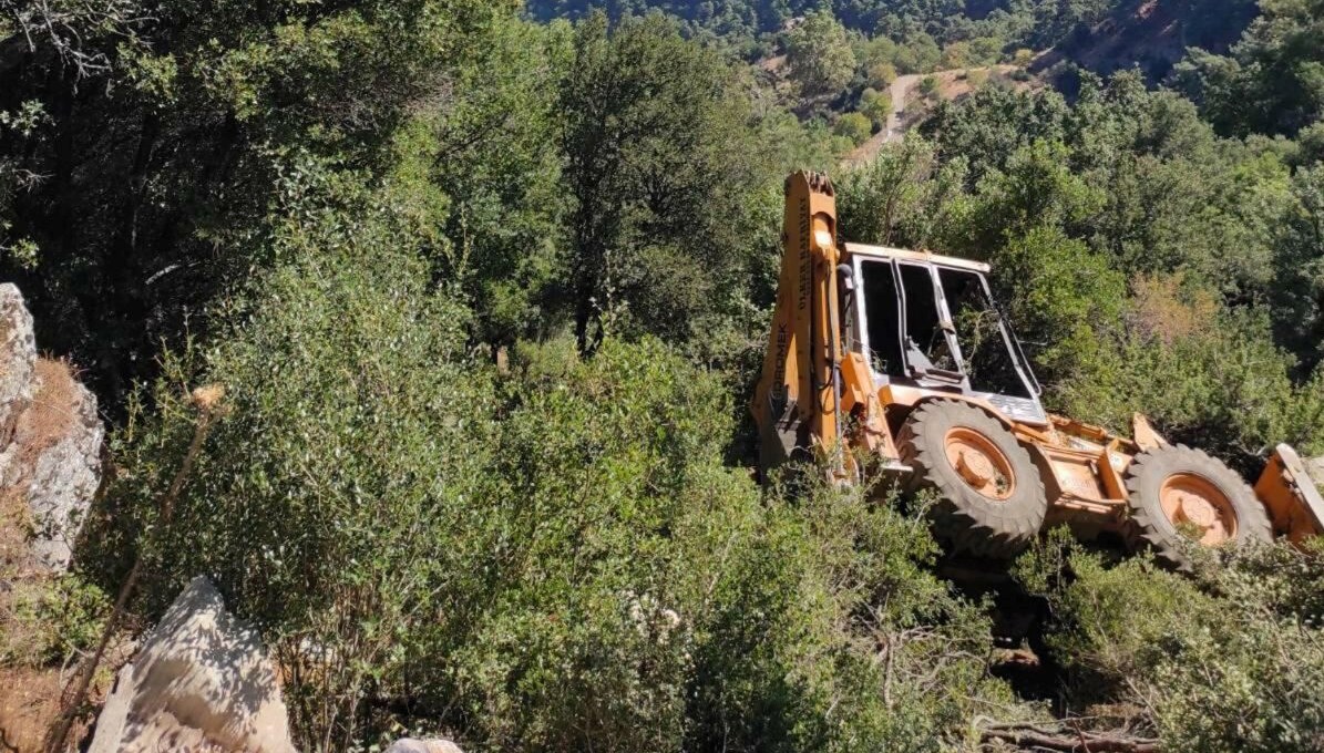 Kepçe uçuruma yuvarlandı: Operatörü öldü
