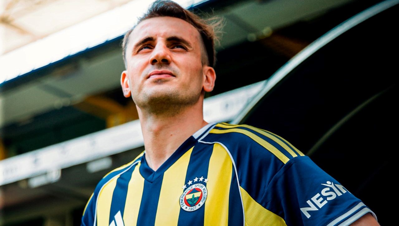 Kerem Aktürkoğlu, Fenerbahçe ile 4 yıllık sözleşme imzaladı