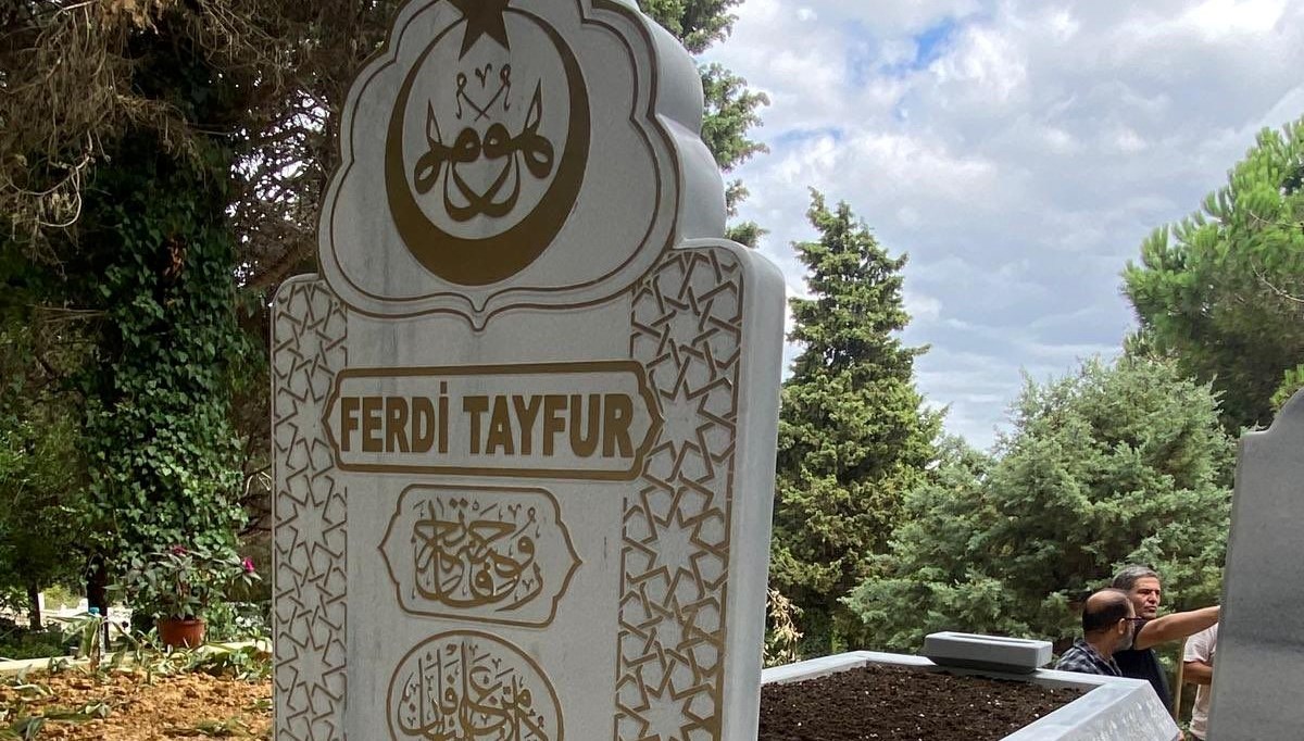 MHP Genel Başkanı Bahçeli Ferdi Tayfur’un kabrini yaptırdı