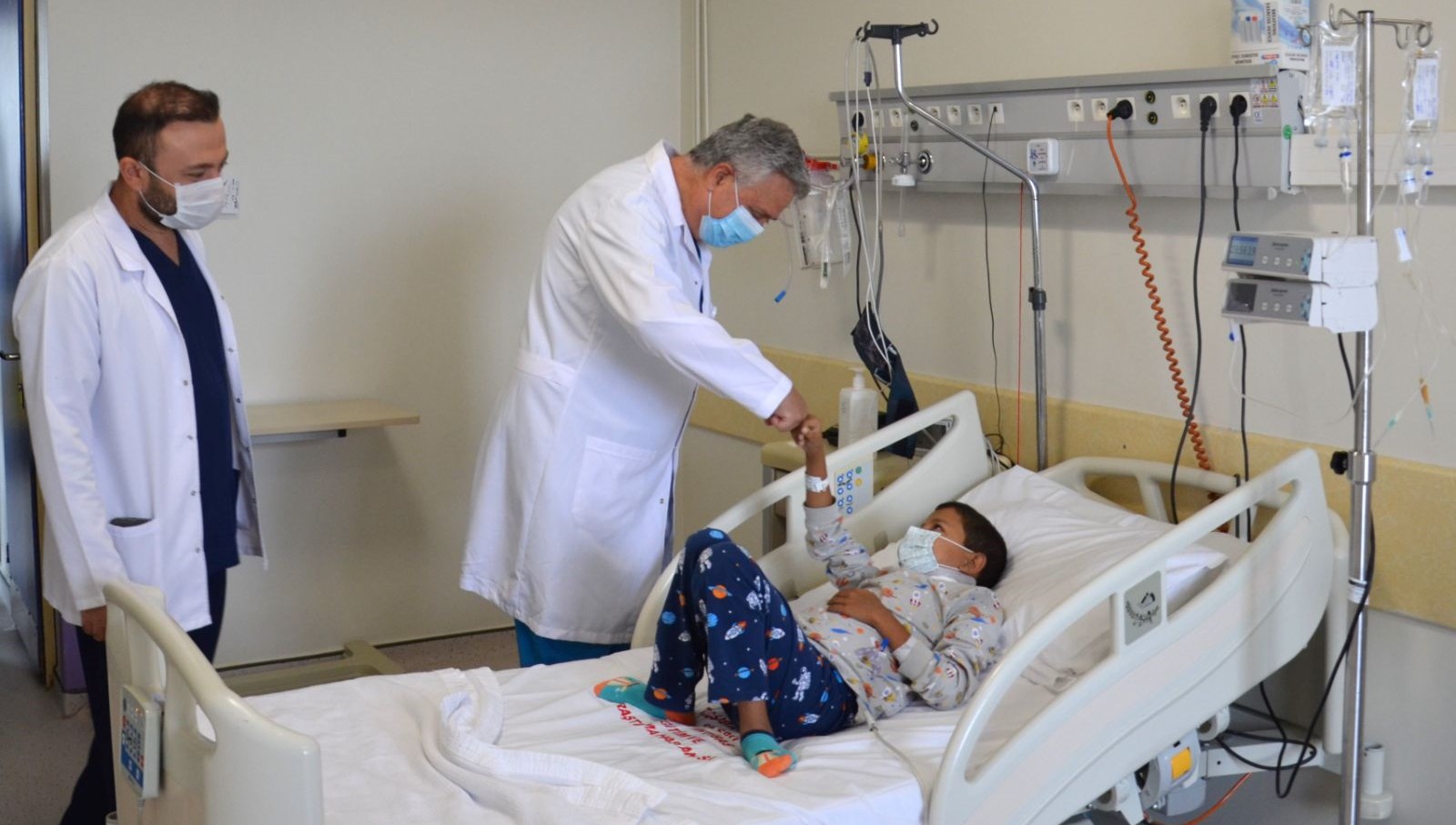 Babasının böbreği 13 yaşındaki oğluna umut oldu