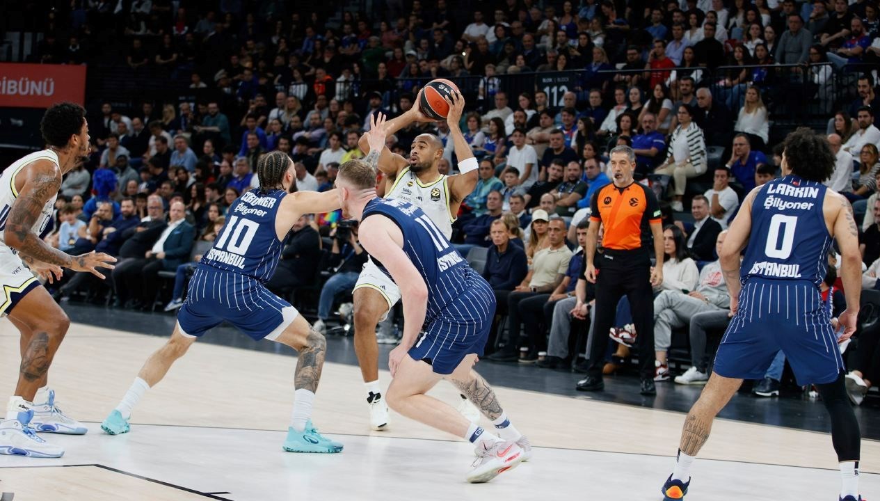 Euroleague’de nefes kesen mücadele: Türk derbisinde kazanan Fenerbahçe Beko