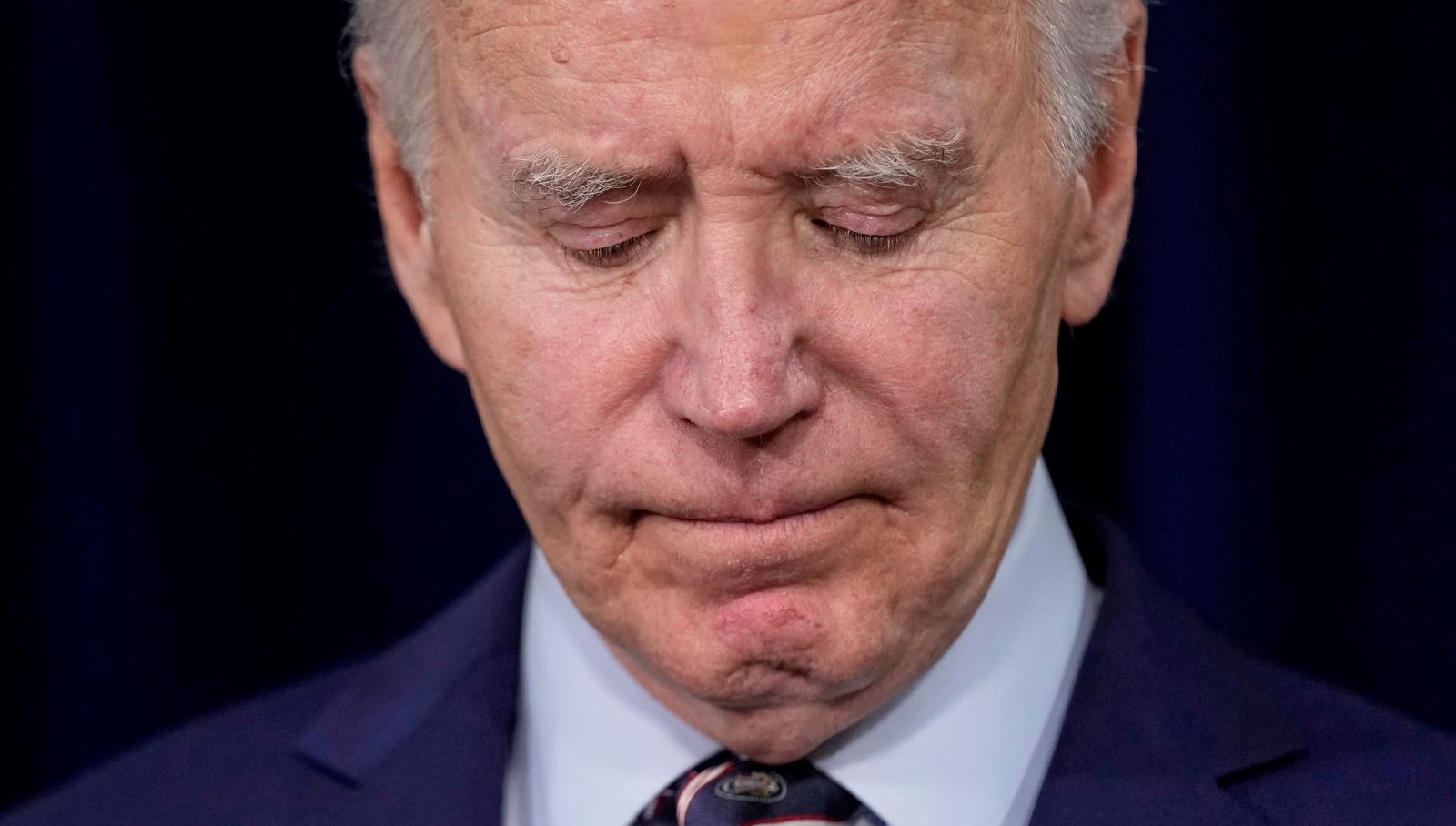 Gizli belgeler ortaya çıktı: Biden, CIA’den Ukrayna’daki “yolsuzluk bağlantılarını” gizlemesini istemiş