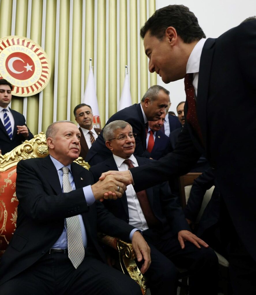 mecliste-yeni-yasama-yili-resepsiyonu-devletin-zirvesi-bir-araya-geldi-4-vr2PgC19.jpg