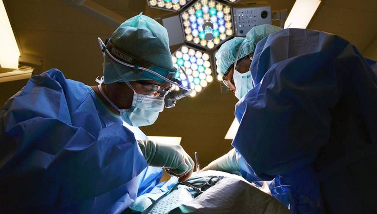 Mide küçültme ameliyatında ölüme fezleke: Doktorluktan men edilmesine rağmen ameliyat yaptı