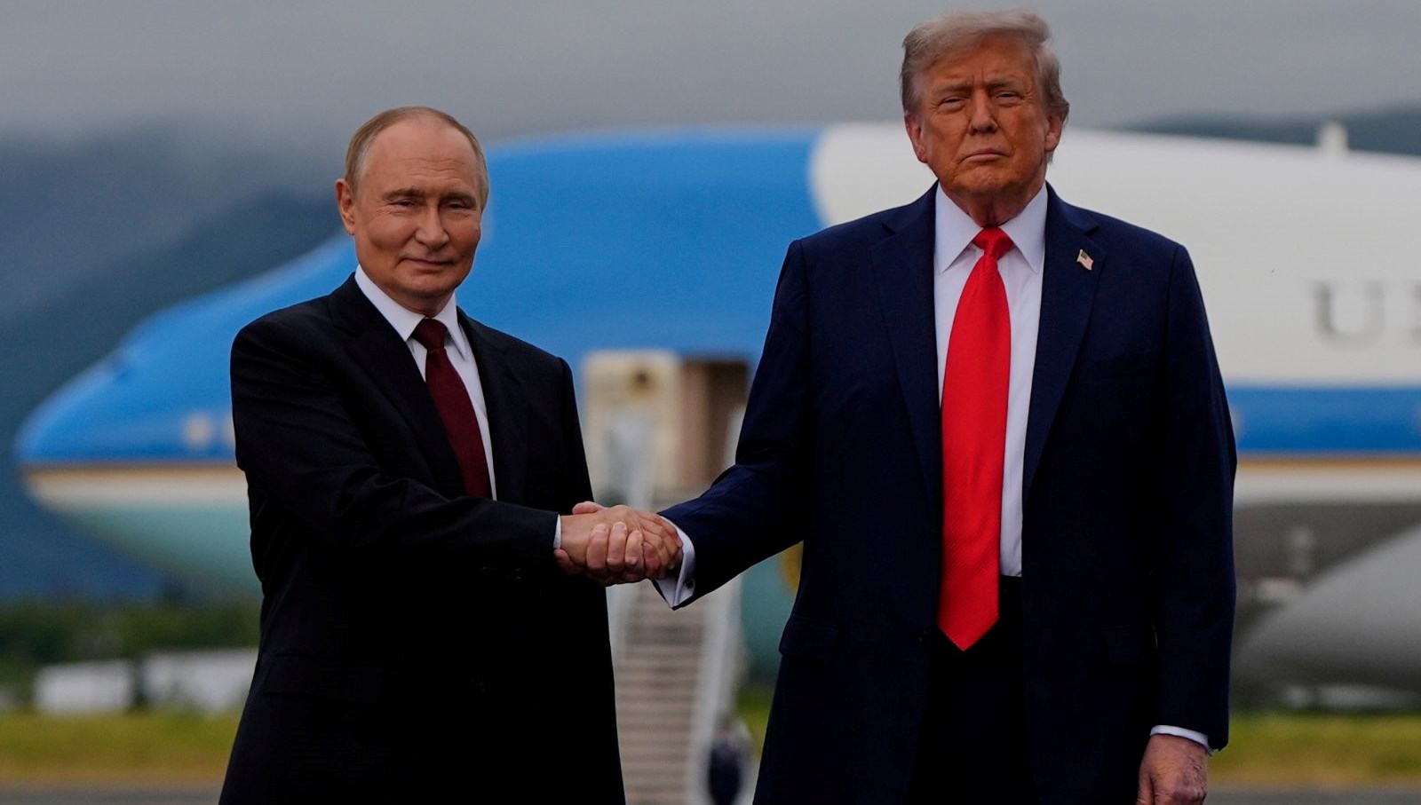 Trump ile Putin arasında mini zirve: “Budapeşte’de görüşeceğiz”