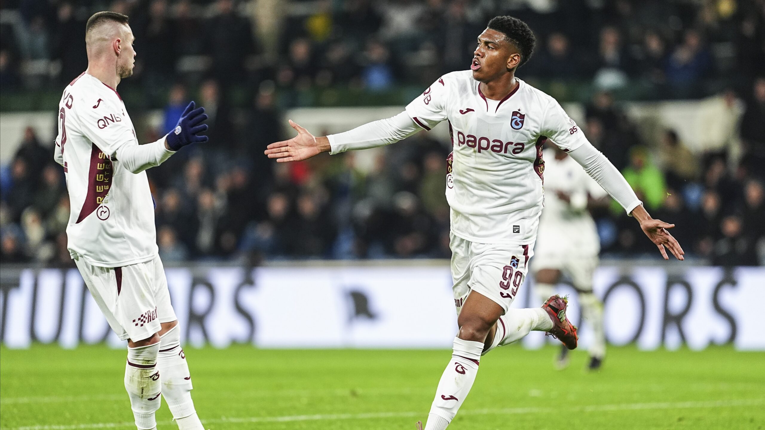 7 gol, 1 kırmızı kart: Trabzonspor, Başakşehir karşısında 90+11’de geri dönerek kazandı