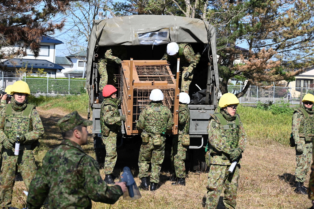 “Ayı Operasyonu” başlıyor: Japonya’da çevik kuvvete tüfek izni çıktı