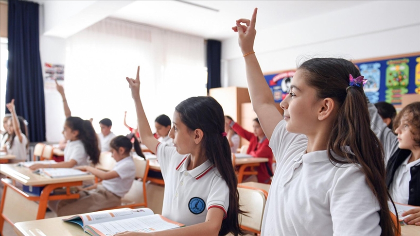 İlk ara tatil bitiyor. Okullar yarın açılıyor