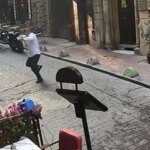 istiklal-caddesinde-silah-sesleri-otelden-cikip-kursun-yagdirdi-1-Ae9EFWxZ.jpg