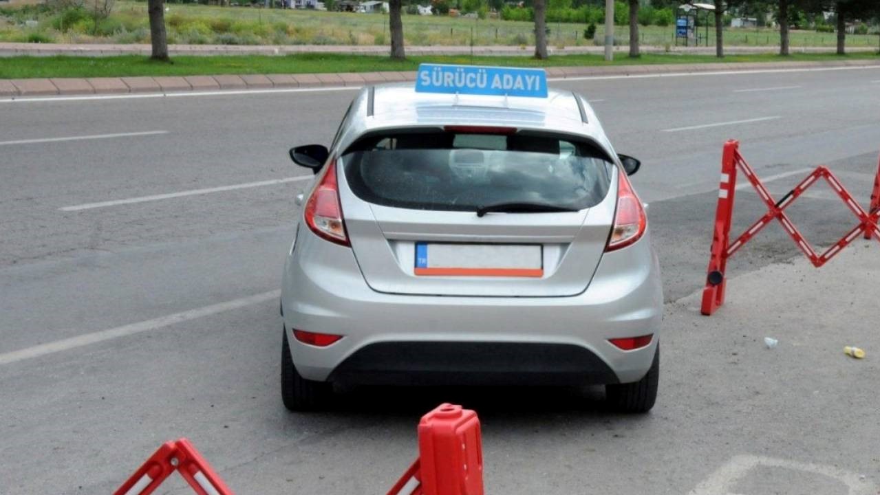 Anayasa Mahkemesi’nden ehliyet düzenlemesi. Aday sürücülerin belgesi iptal edilemeyecek