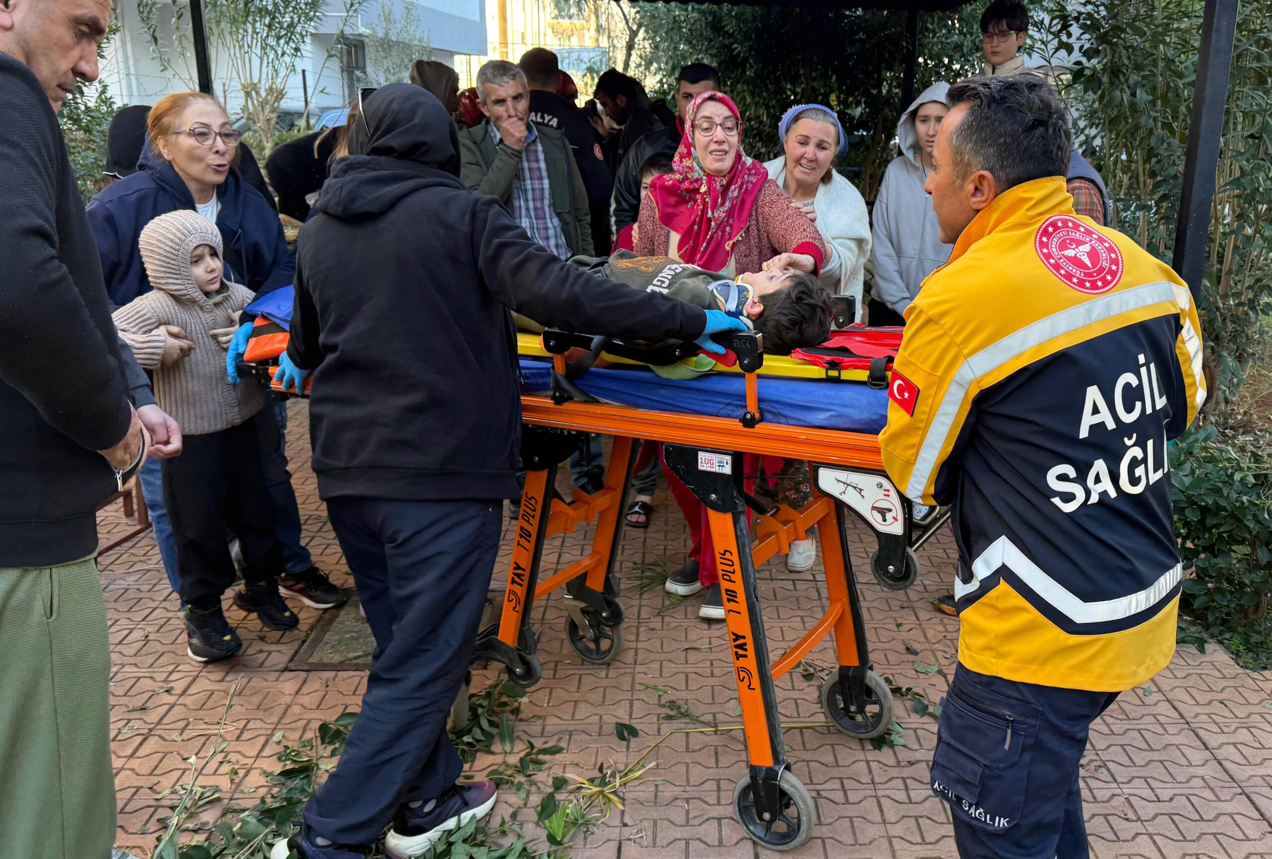 Antalya’da 6 yaşındaki çocuk foseptiğe düştü