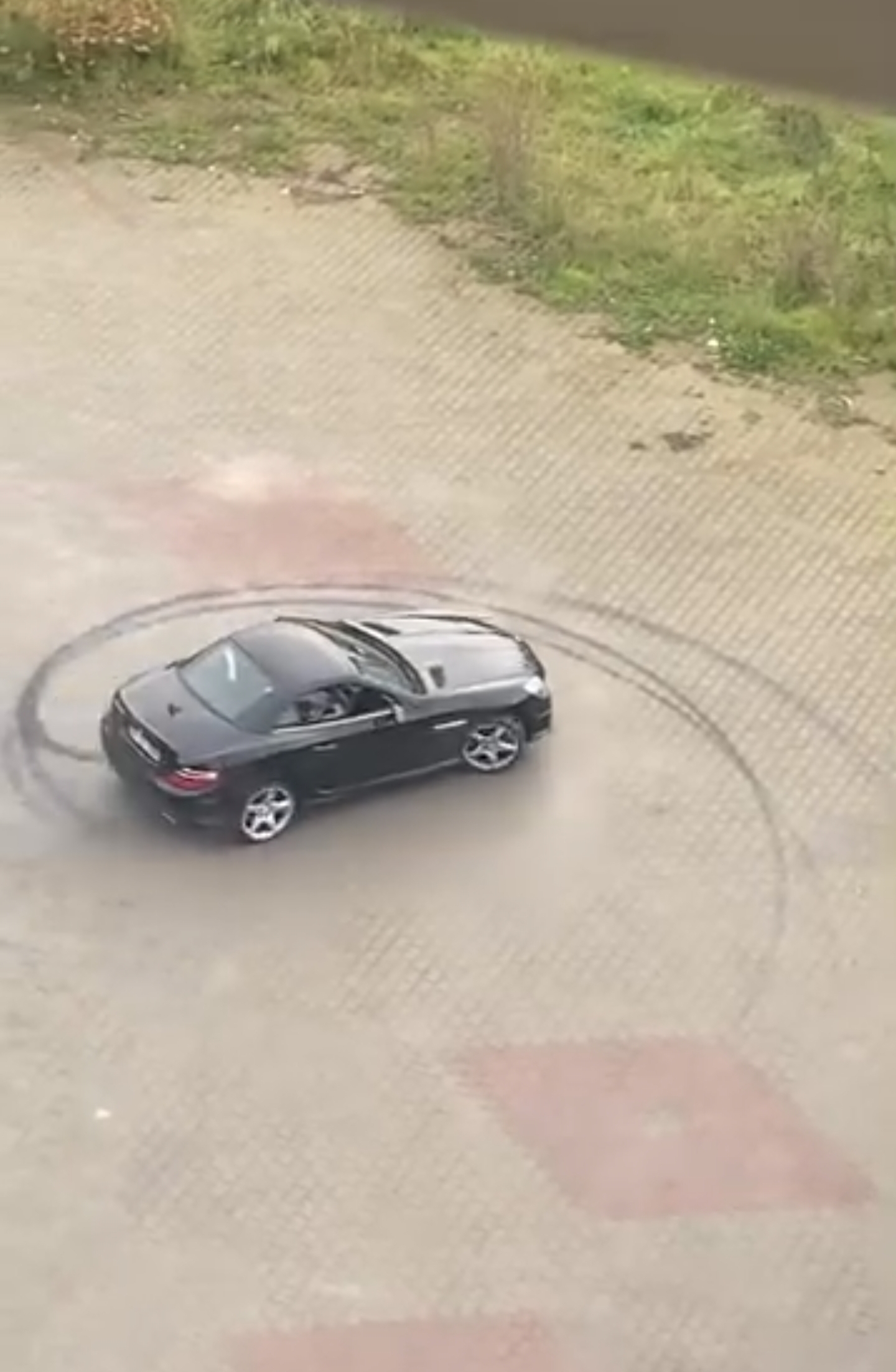 Özel hastanede vale skandalı. Müşterinin otomobili ile drift attılar